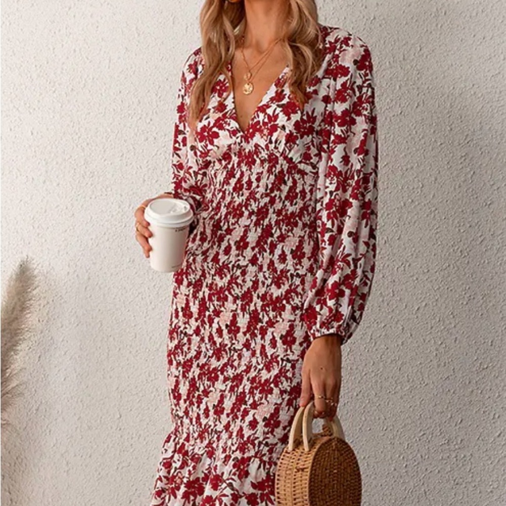Cupshe island sun floral Ref & White Smocked V-Neck Long Sleeve Midi Dress - Picture 3 of 15
